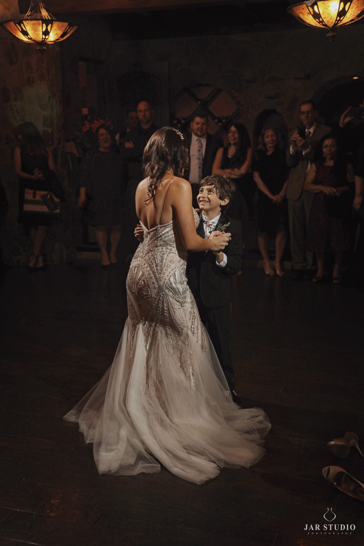 39-mother-son-cuttest-dance-wedding-photography-jarstudio.jpg