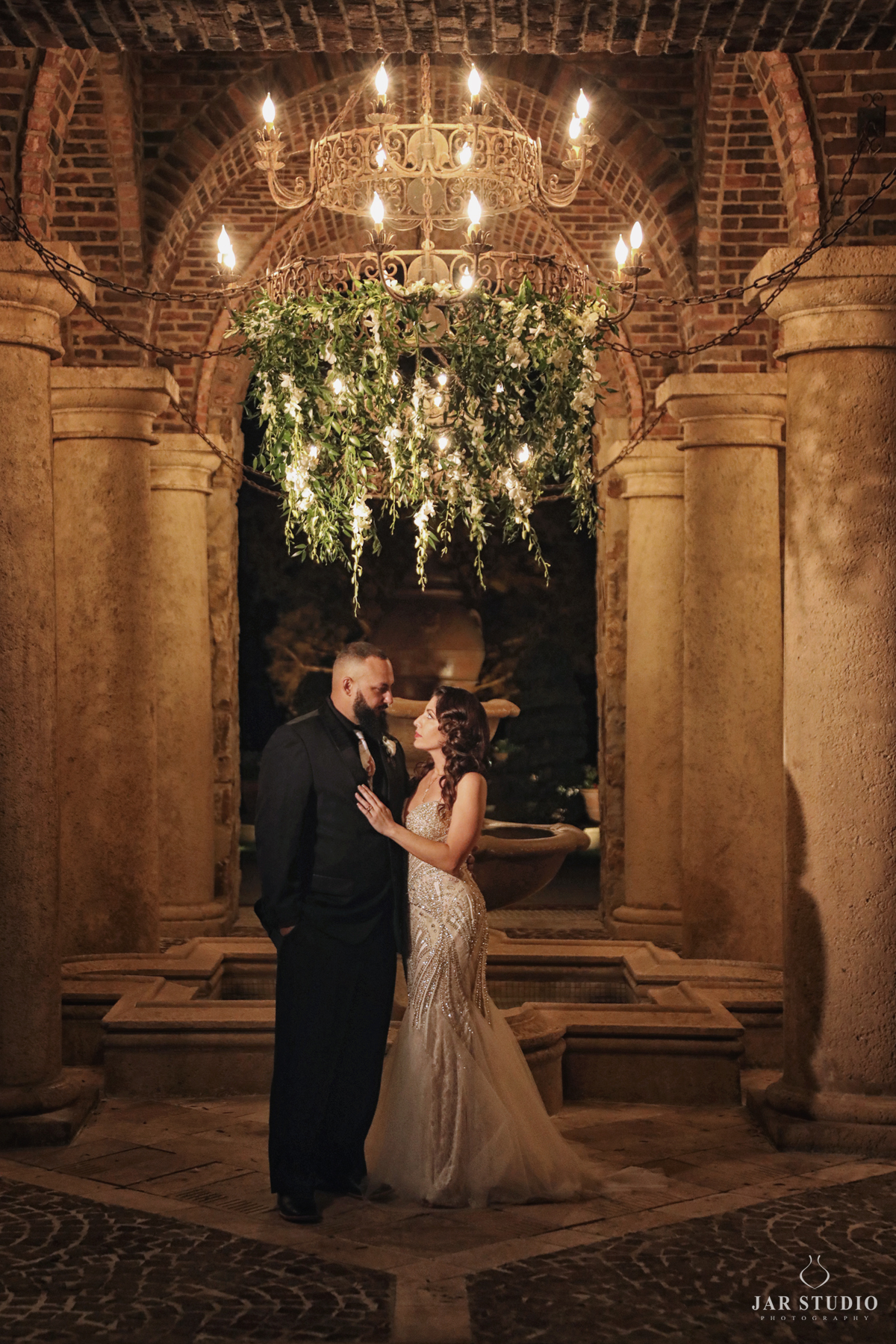42-jarstudio-amazing-bridal-portraits-bella-collina.jpg