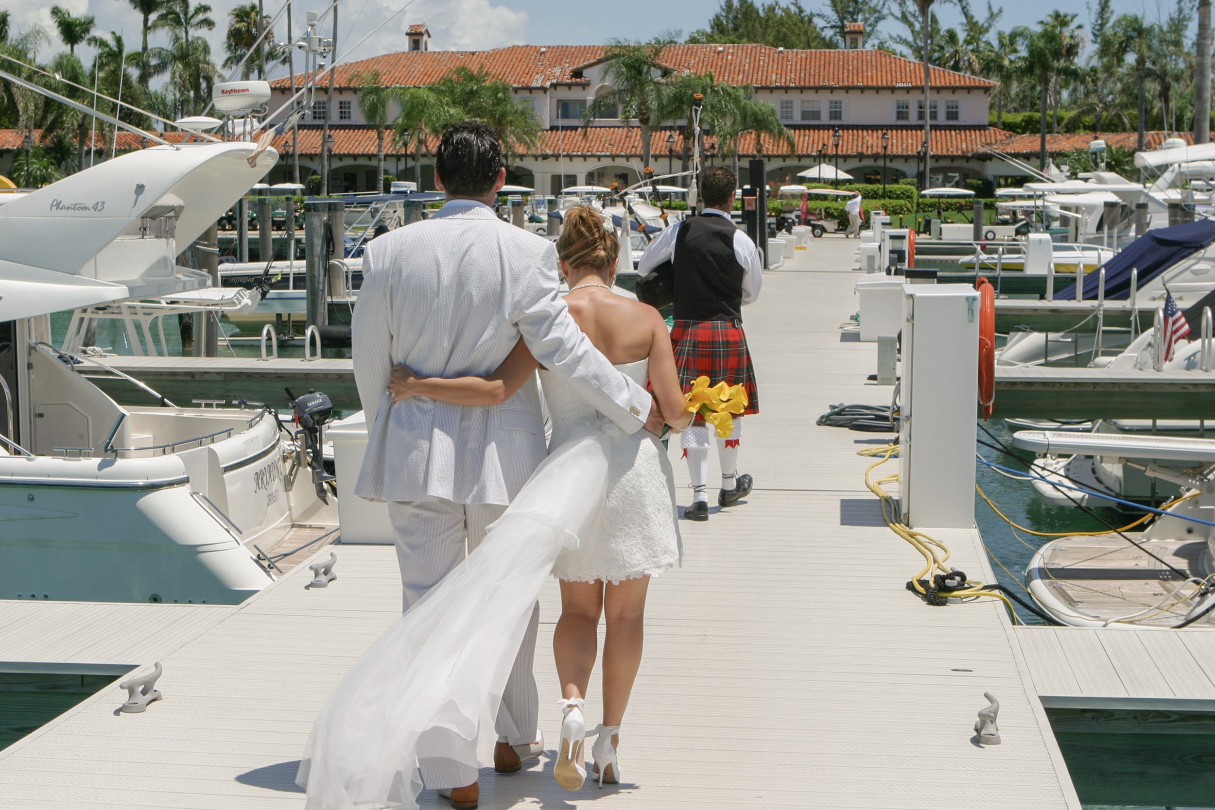 luxurious-down-the-aisle-wedding.jpg