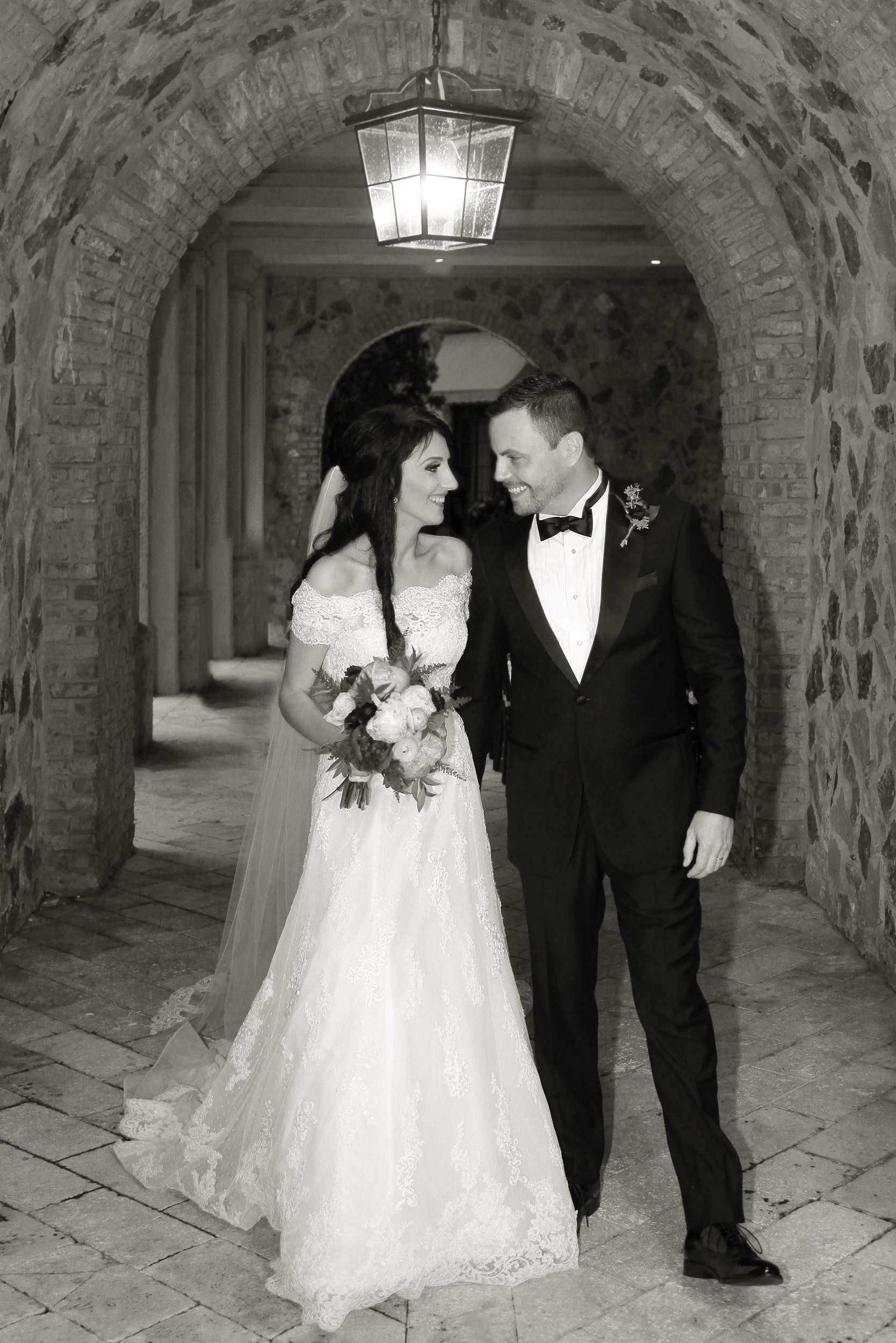 couple-walking-to-stylish-reception.jpg