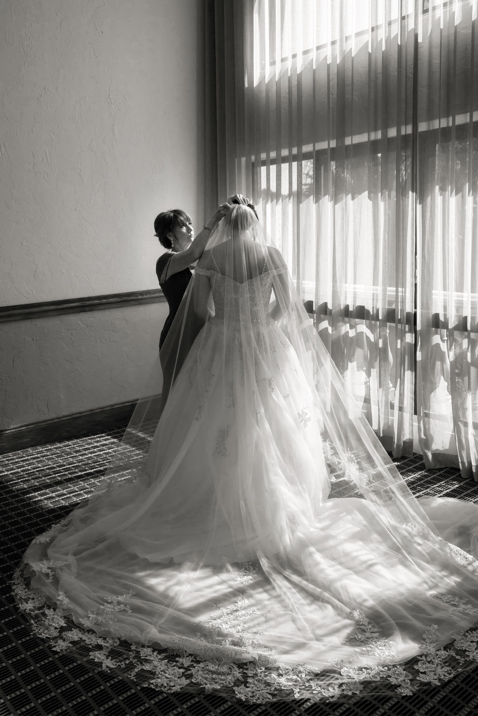 bride-mom-moment.jpg