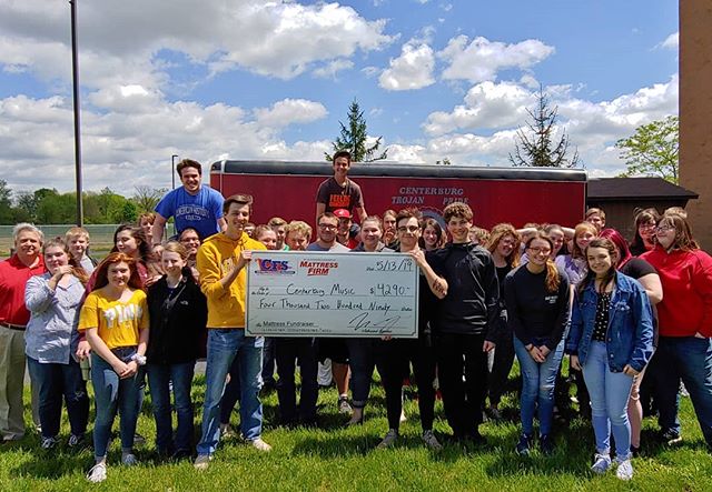Beautiful day for a big check!!! Centerburg earns $4290 in year two of the Mattress Fundraiser!
#mattressfundraiser #cfs #cfscolumbus #centerburg #musicboosters #mattress #fundraiser #sleep #schools