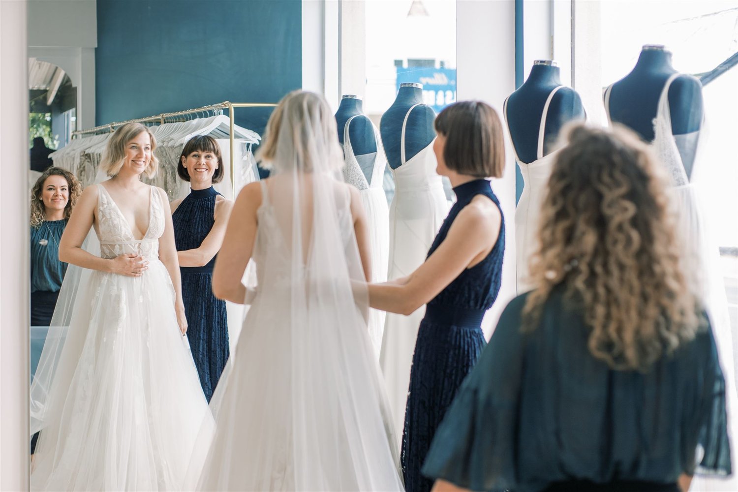 When to Start Wedding Dress Shopping + 7 Secrets to Finding Your Perfect Outfit — unbridely