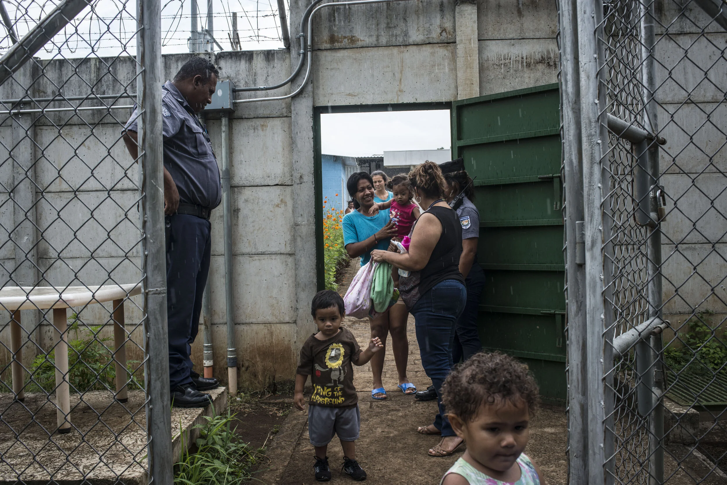  Workers at the Yo Cambio school assist children in the nursery and return them to their mothers on the maximum security side of the prision for a lunch break. They return to the school at 1pm and stay till 3:30.Incarcerated parents in the Yo Cambio 