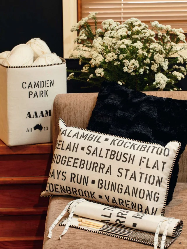 'Baled Up' knitting set