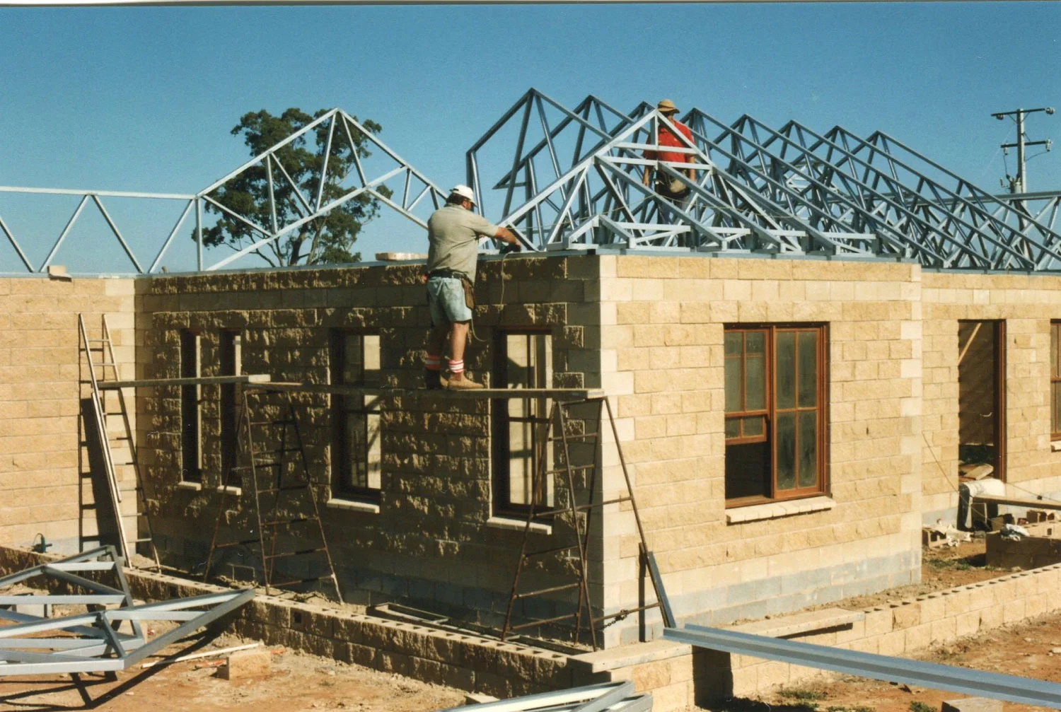 img037.jpg