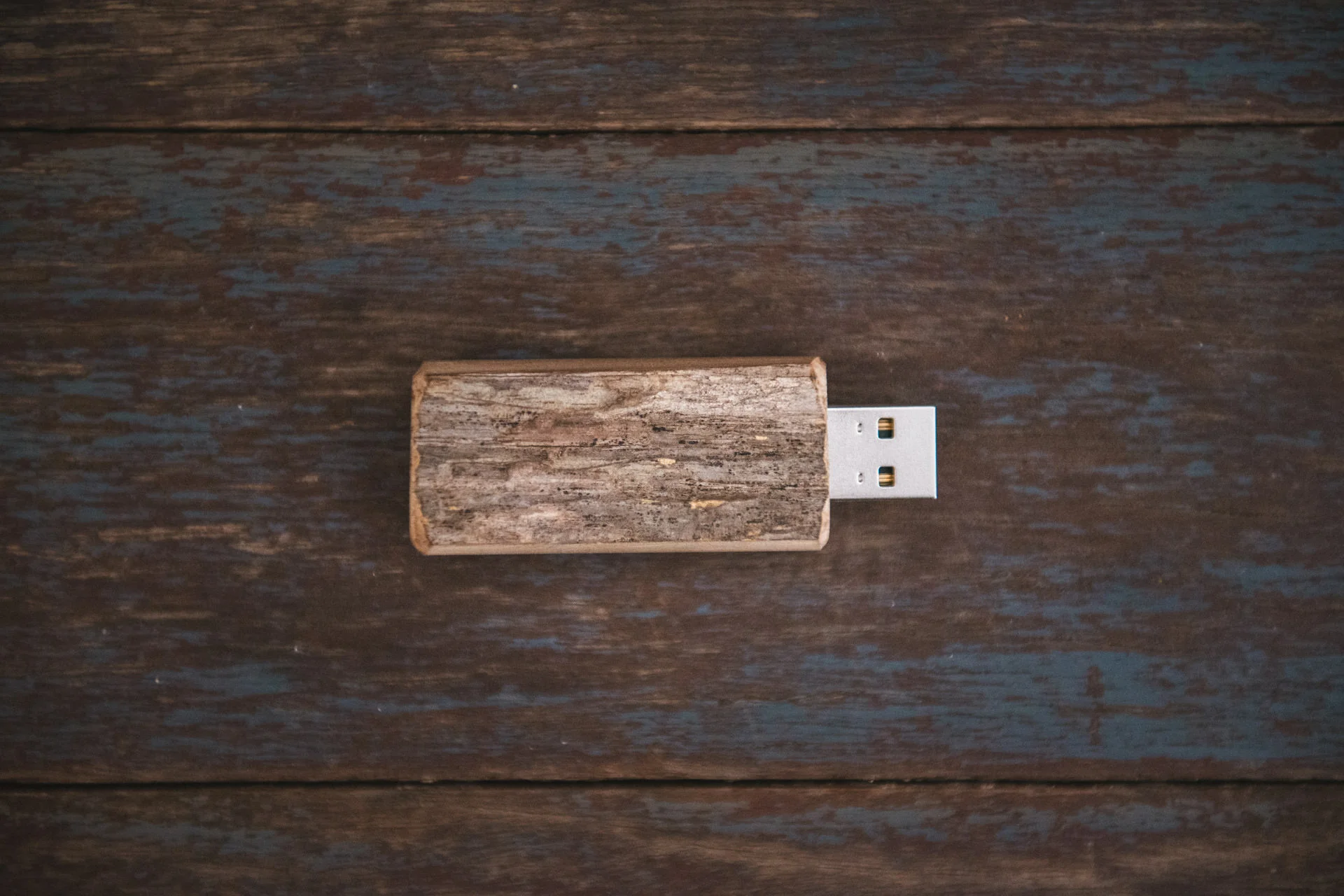 Rustic USB Flash Drive 001 Jaccob McKay.jpg