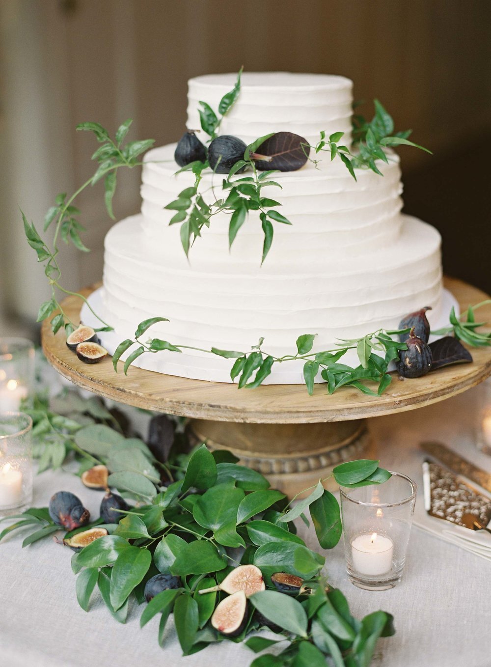 KDJ-Botanica-wedding-cake-jasmine-vine-figs.jpg