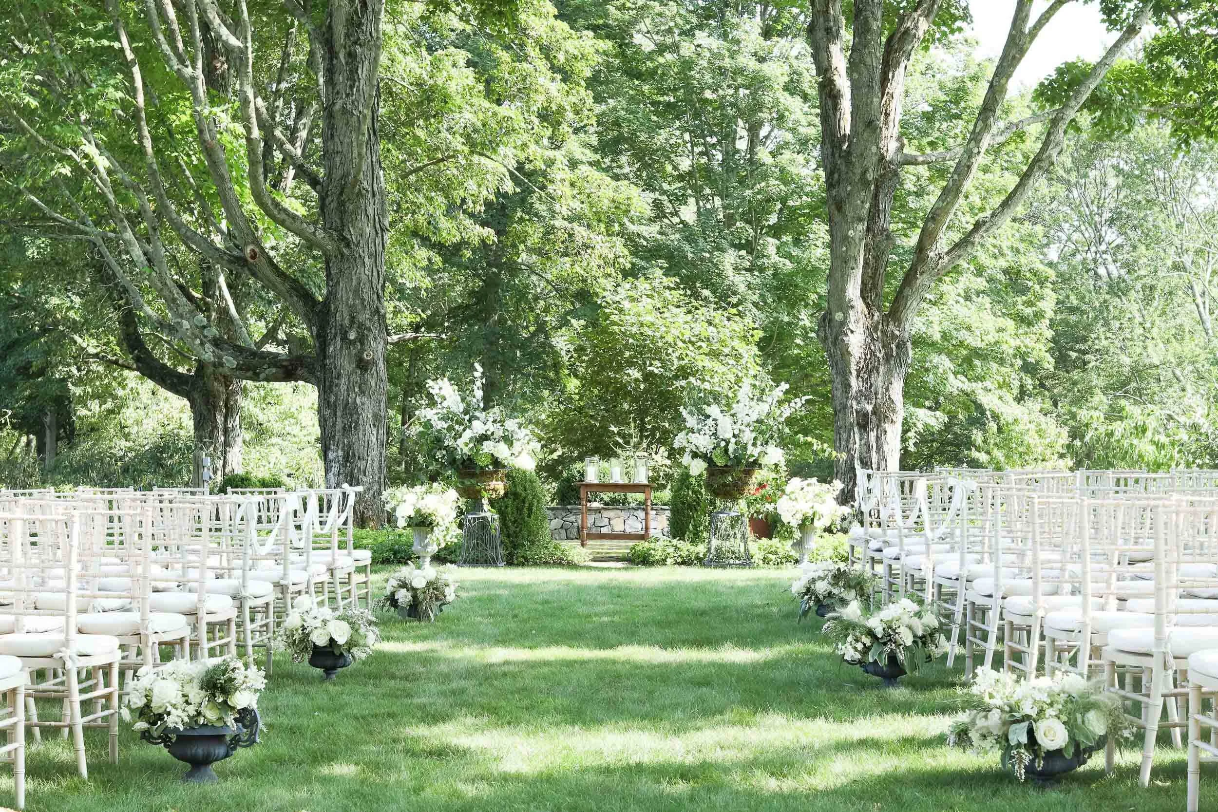 KDJ-Botanica_august-wedding-ceremony-flowers.jpg