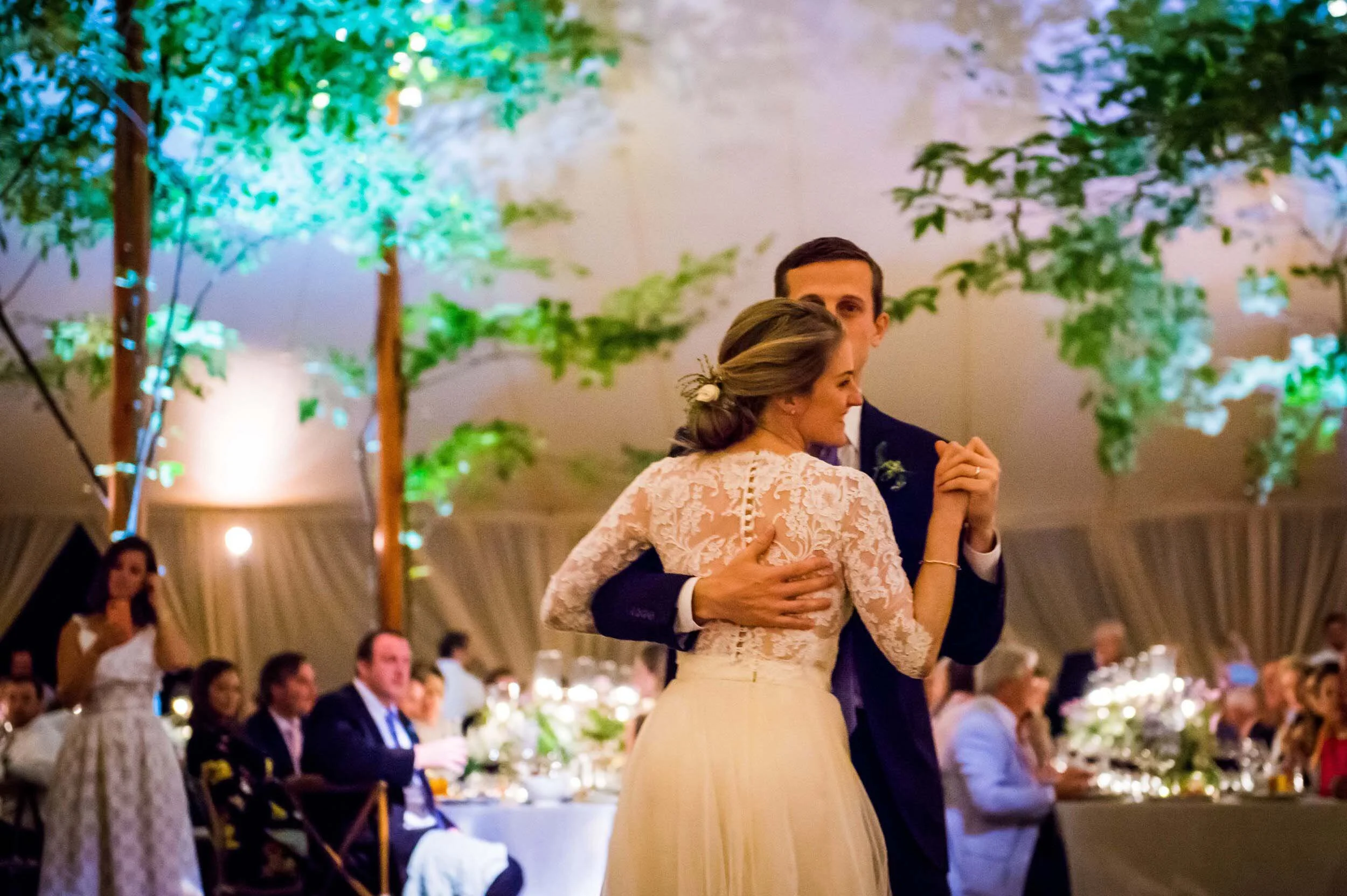 KDJ-Botanica-bride-groom-dancing.jpg