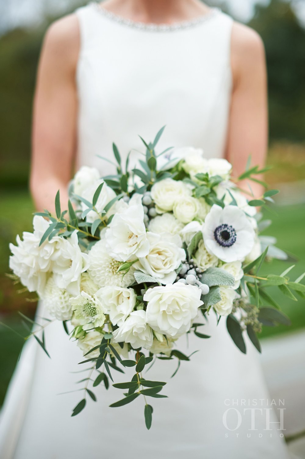 KDJ-Botanica-wedding-calssic-bridal-bouquet.JPG
