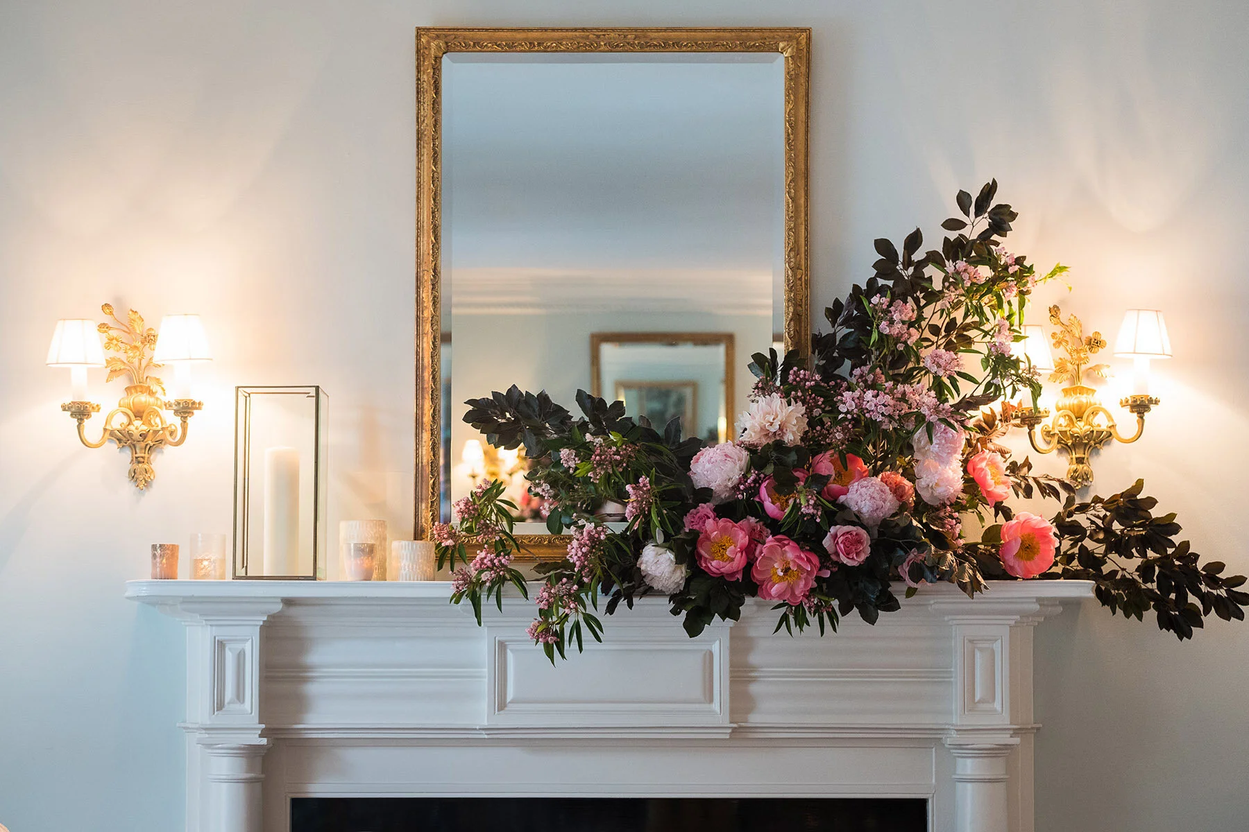 KDJ-Botanica-wedding-cocktail-mantel-installation.jpg