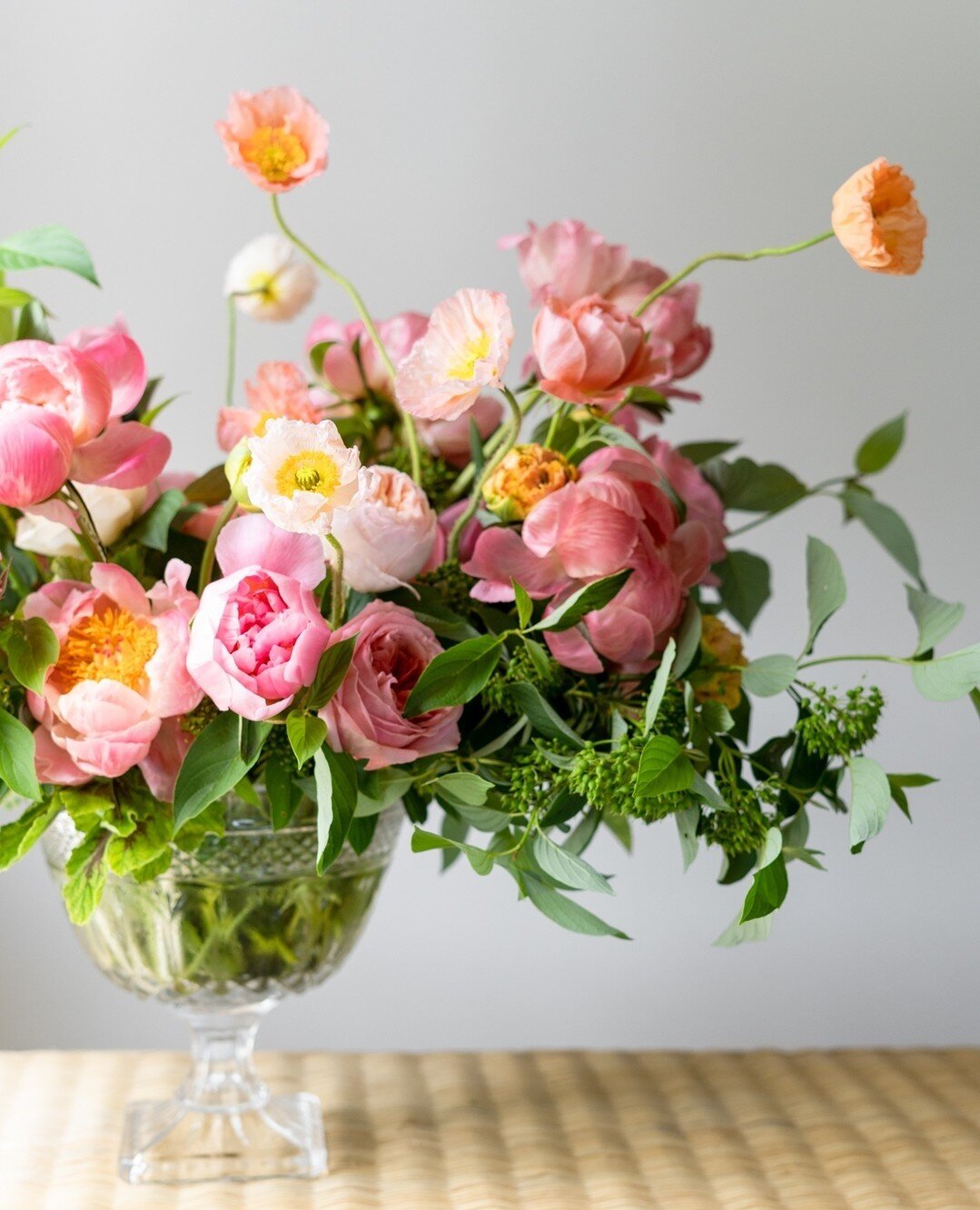 Coral peonies and poppies ⁠for a special bridal shower.⁠
.⁠
.⁠
.⁠
#kdjbotanica #flowers #springflowers #ctwedding #ctbride #ctflorist #weddingflorist #connecticut #florist #flowerarrangement #flowersofinstagram #florals #flowerinspiration #freshflowe