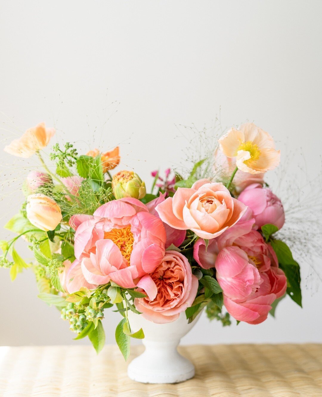 A bright moment to start your day ✨⁠
⁠
.⁠
.⁠
.⁠
#kdjbotanica #flowers #springflowers #ctwedding #ctbride #ctflorist #weddingflorist #connecticut #florist #flowerarrangement #flowersofinstagram #florals #flowerinspiration #freshflowers #itsallinthedet