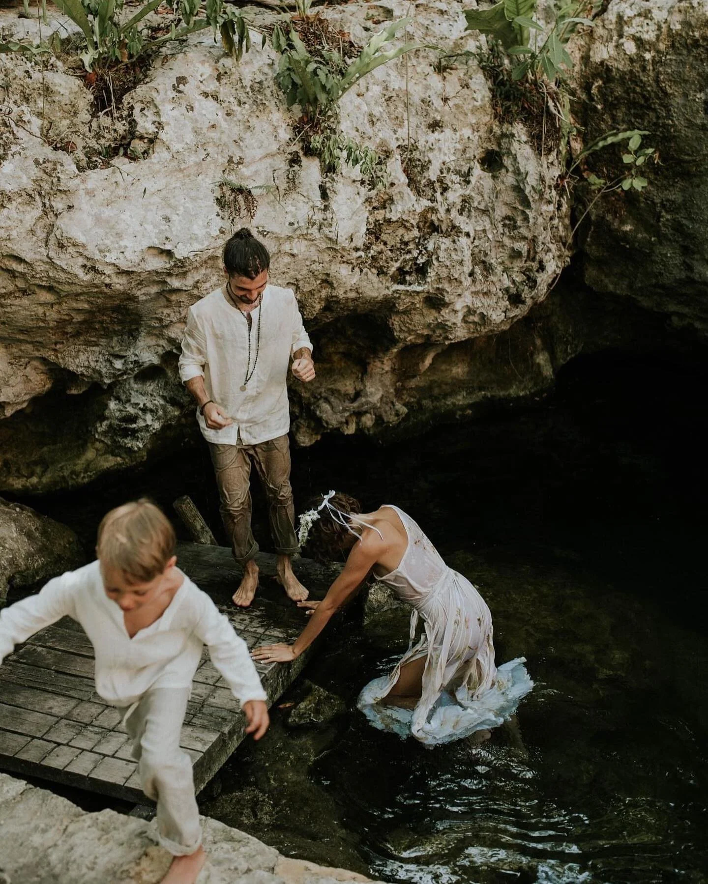 I cannot wait to shoot more destination weddings in Mexico!!!

This place in Tulum was so beautiful for this one! 
.
.
.
.
.
#tulum #tulumwedding #tulumweddingphotographer #mayanceremony #muuchximbal #cenote #mexicowedding