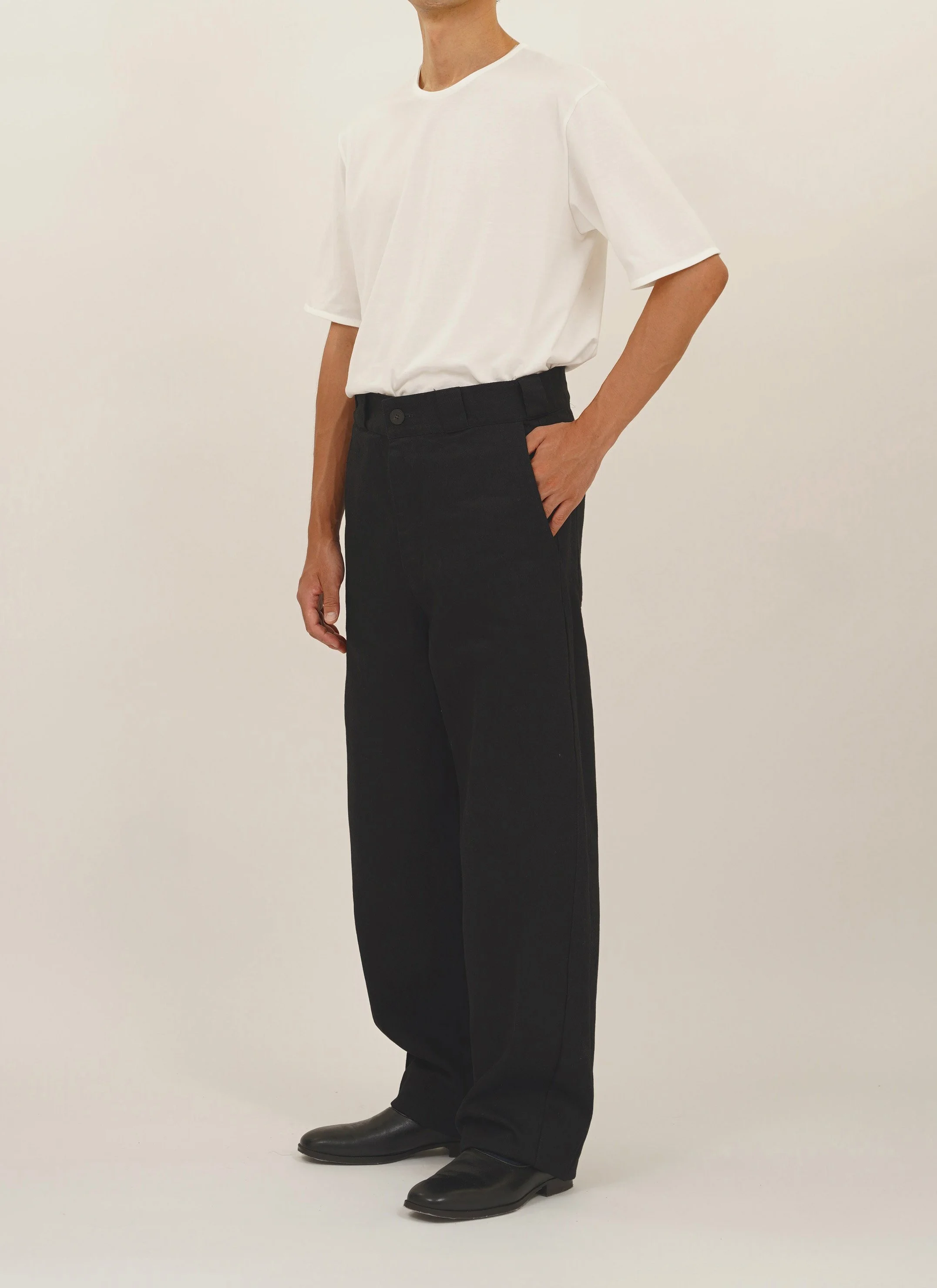 Organic Cotton Basic T-Shirt / Organic Cotton Black Denim Pants  