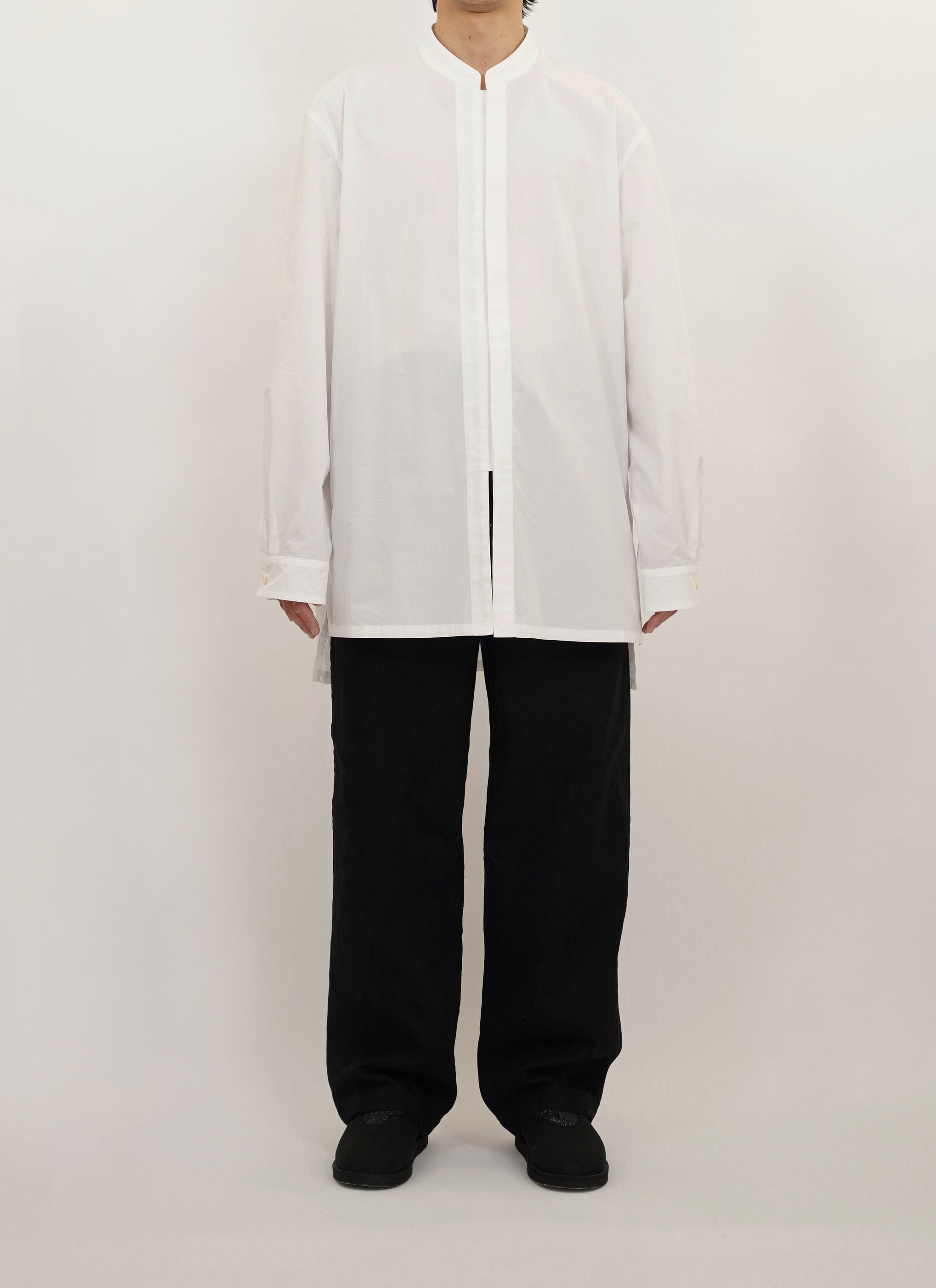  ORGANIC&nbsp;COTTON STAND COLLAR SHIRT  JPY 24.750 (22.500)　SIZE 3.4  ORGANIC&nbsp;COTTON BLACK DENIM PANTS  JPY 25.850 (23.500)　SIZE 3.4 