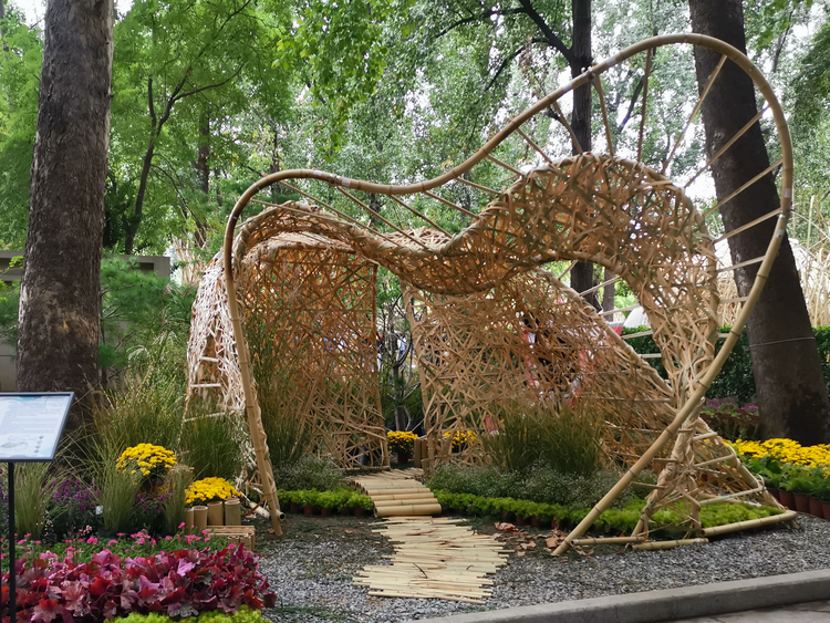      

 
   BFU International Garden-Making Festival - Award of Excellence  Huaying Zhuge, Jingyu Hu, Mingze Sun, Shuyi Lo, Yao Xu, and Zeng Xu  Our Bachelor of Landscape Architectural Design students have been awarded an Award of Excellence in the r