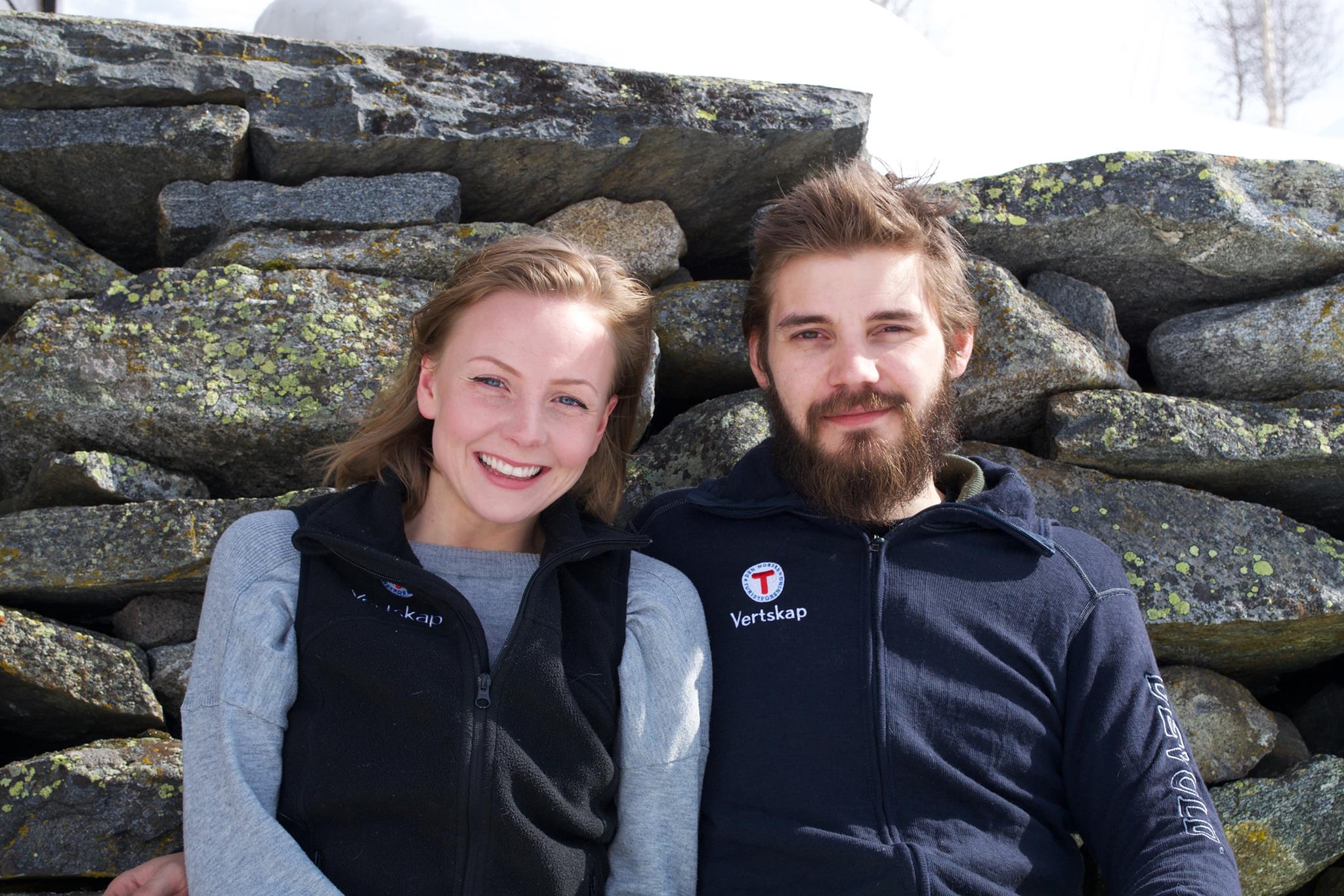 Trine Marie Johansen og Ole Martin Moen er vertskap på Skogadalsbøen. FOTO: Skogadalsbøen/DNT 