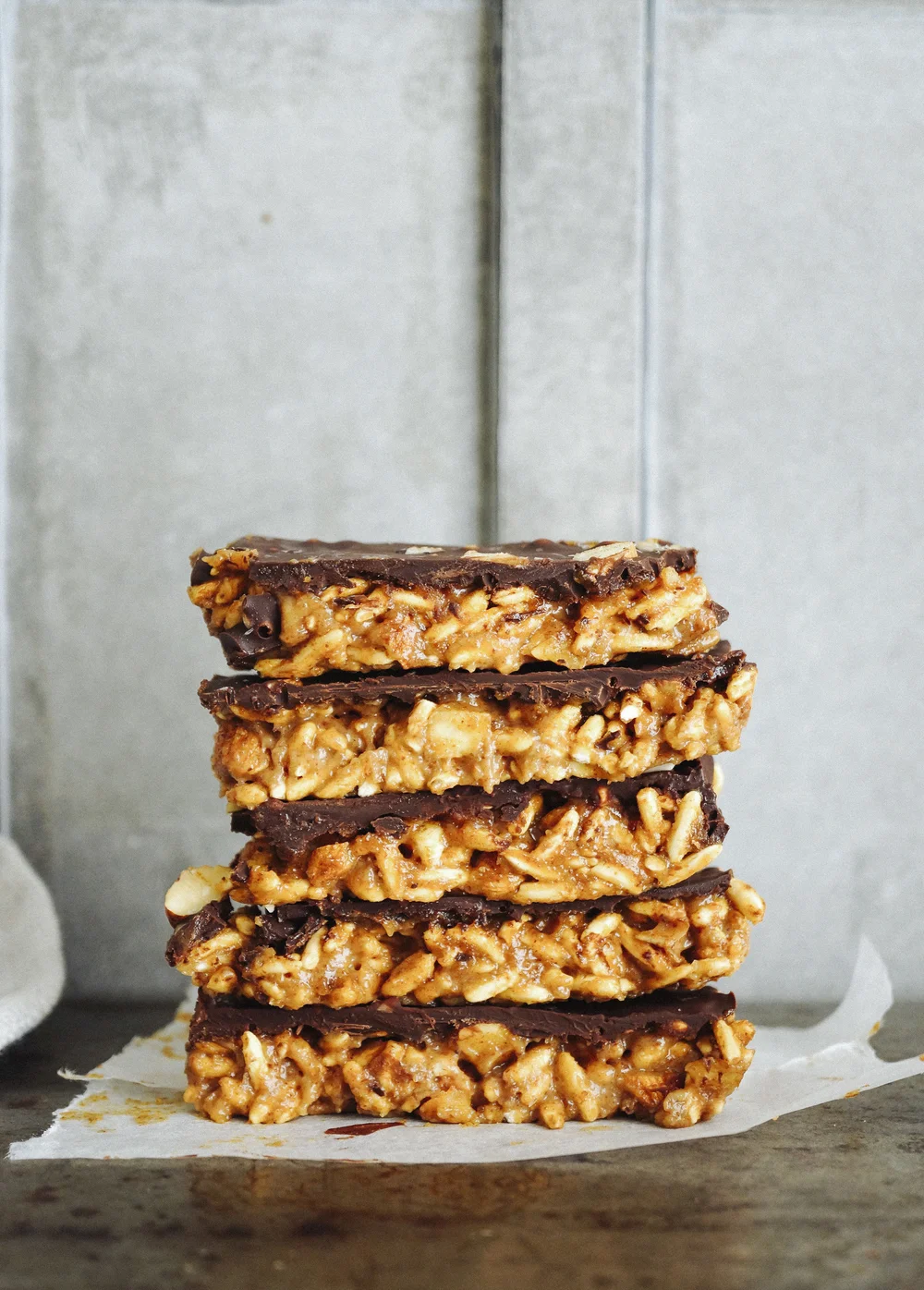 Puffed Rice Bar Almond butter caramel puffed rice bars — Anett Velsberg