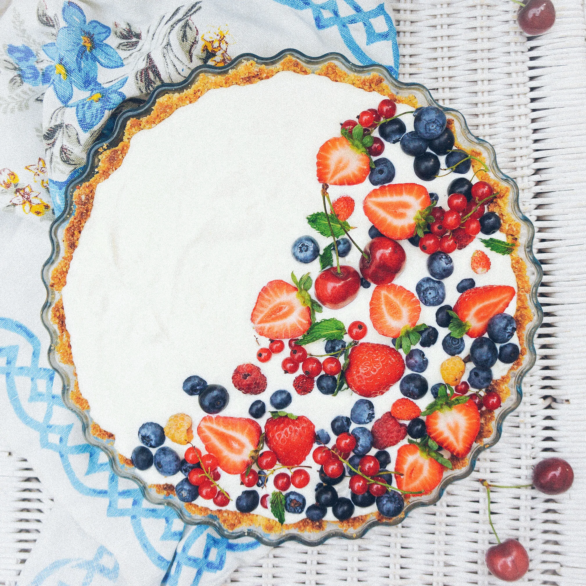 coconut berry tart-1.jpg