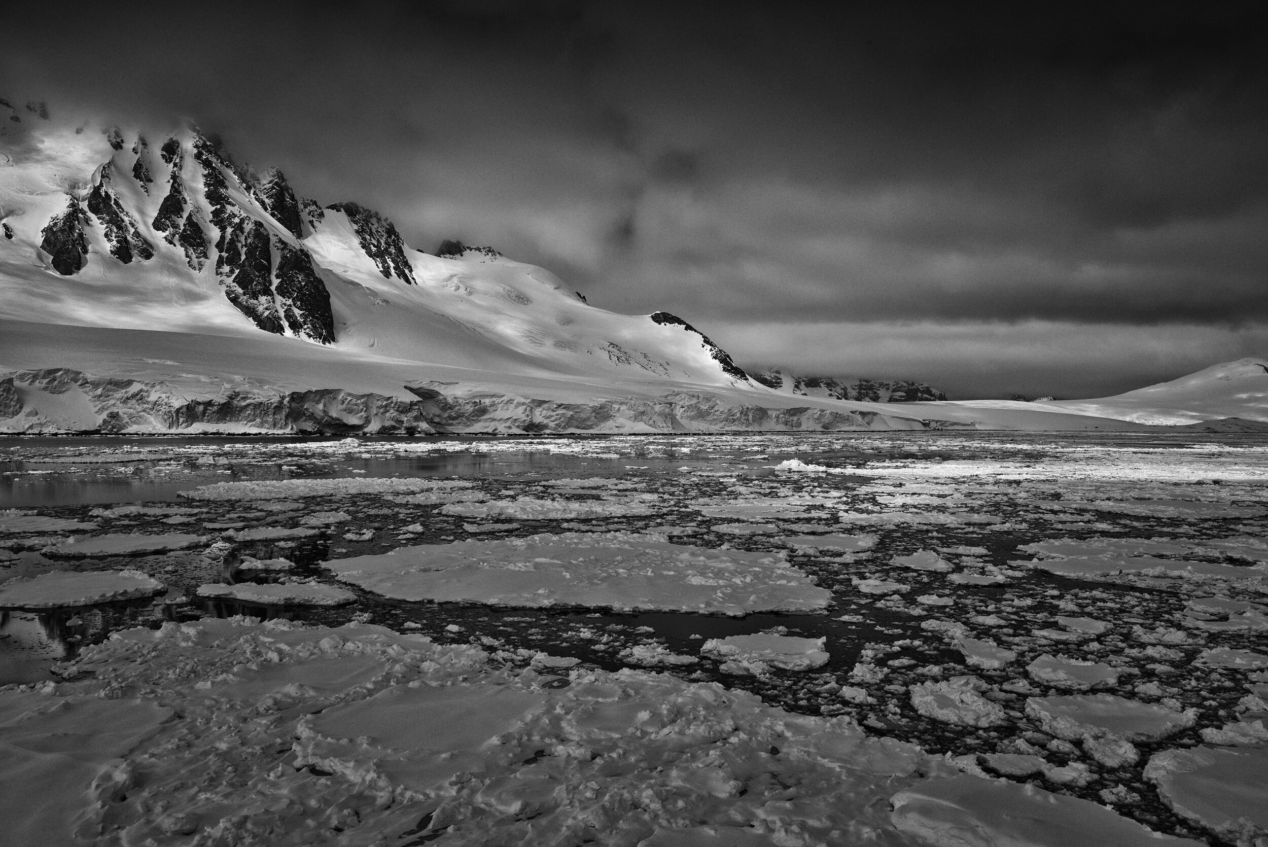 manuel_uebler_antarctica_bw_013.jpg