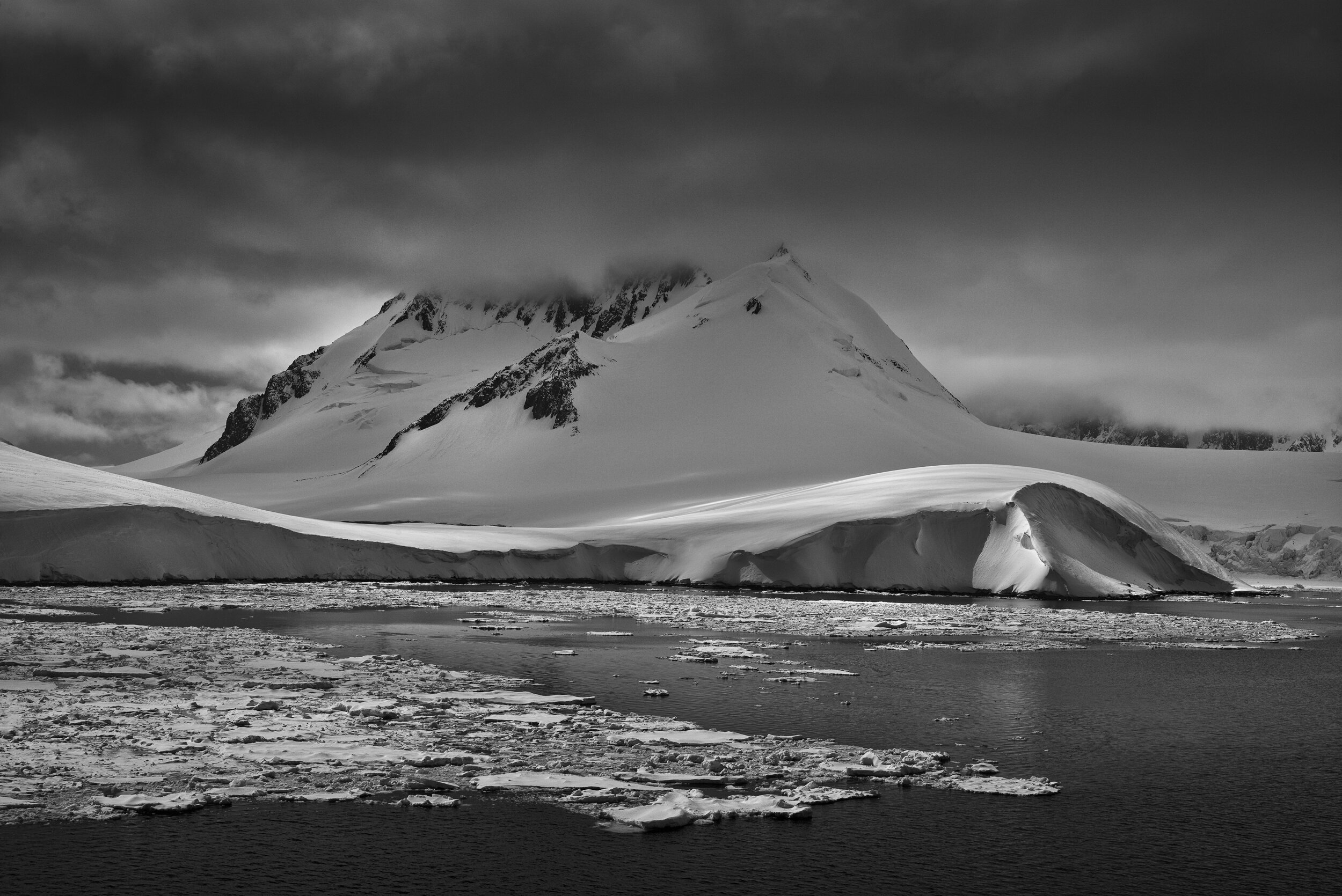 manuel_uebler_antarctica_bw_018.jpg