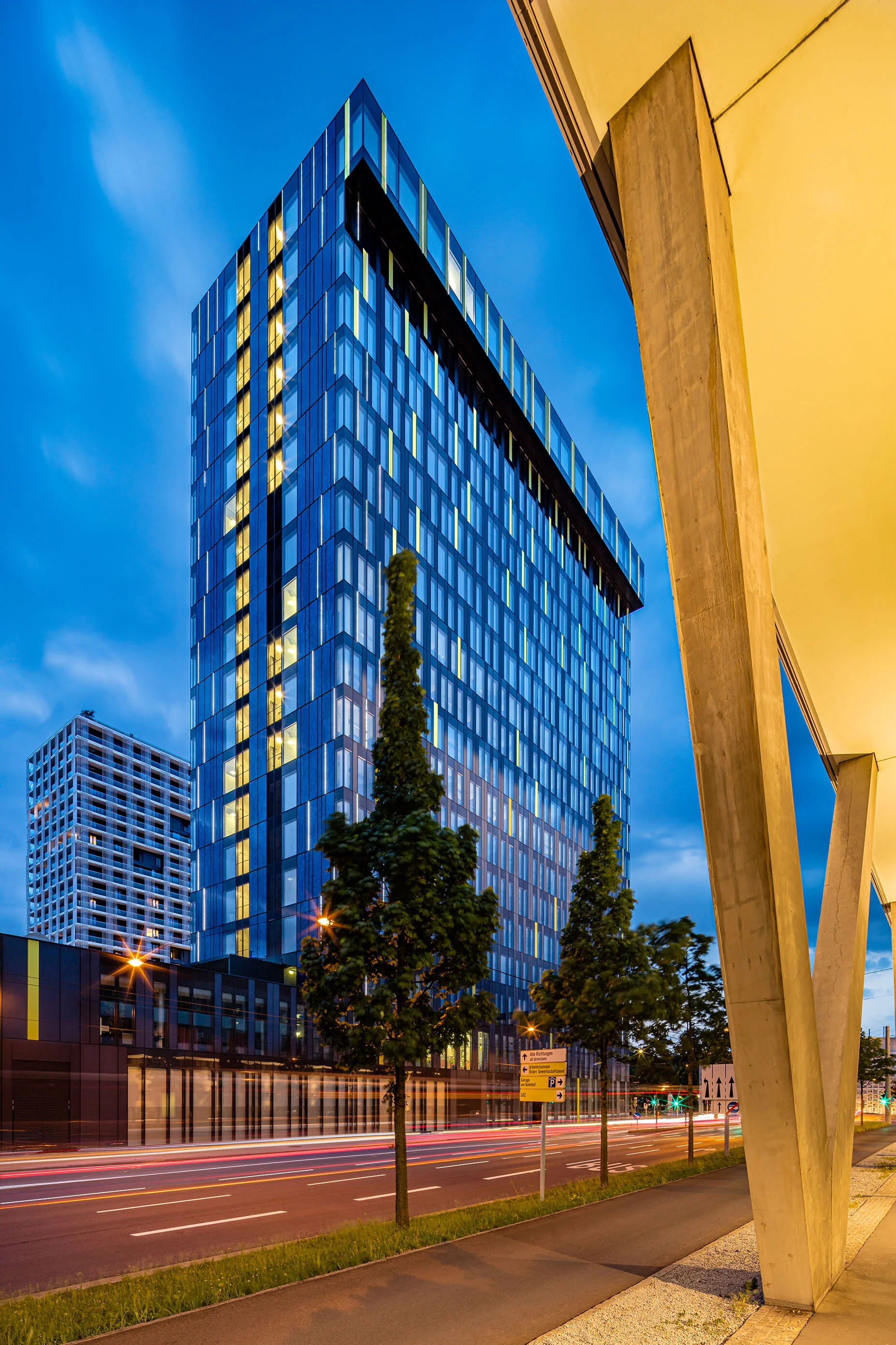 POWER TOWER LINZ