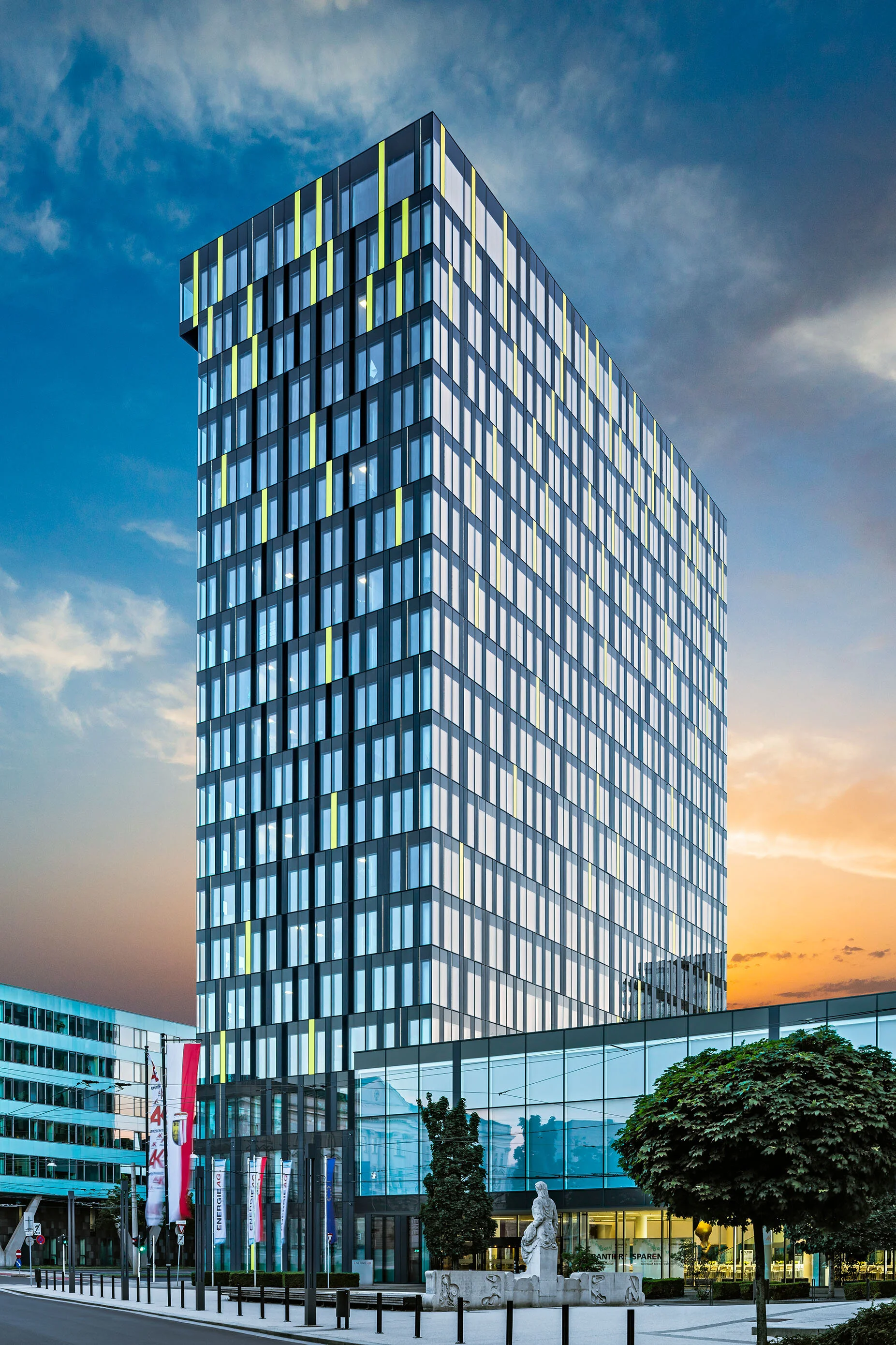 POWER TOWER LINZ