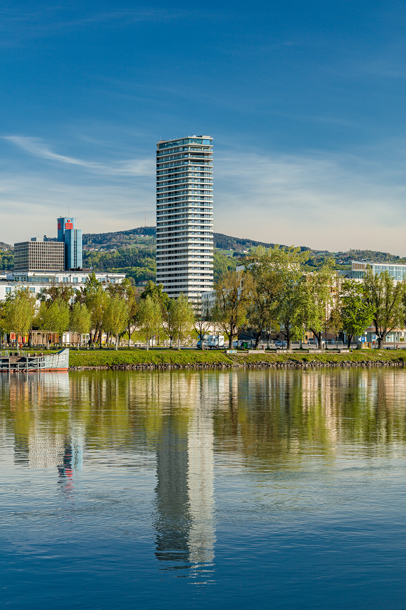 BRUCKNER TOWER - Hertl Architekten