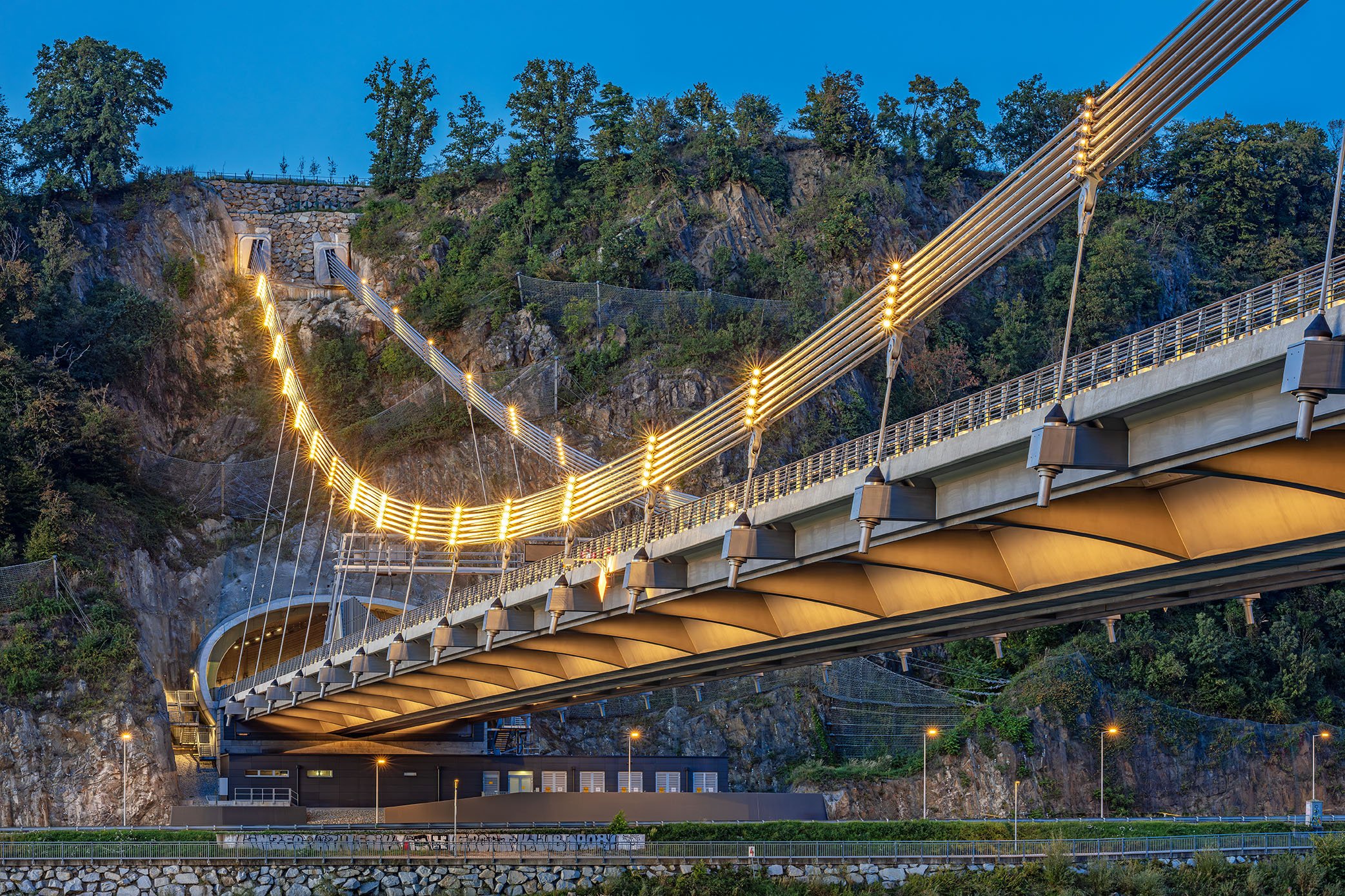 DONAUTALBRÜCKE LINZ