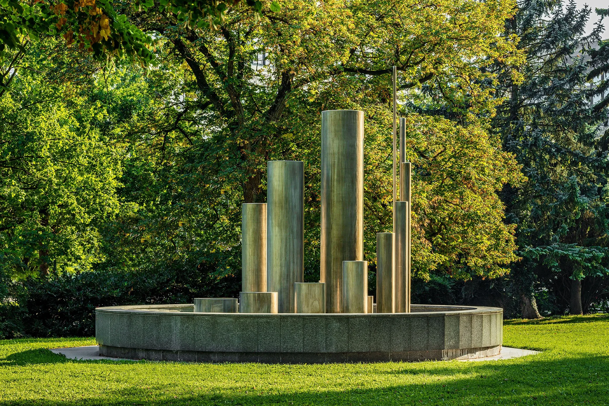 BAYER-BRUNNEN BEIM BRUCKNERHAUS