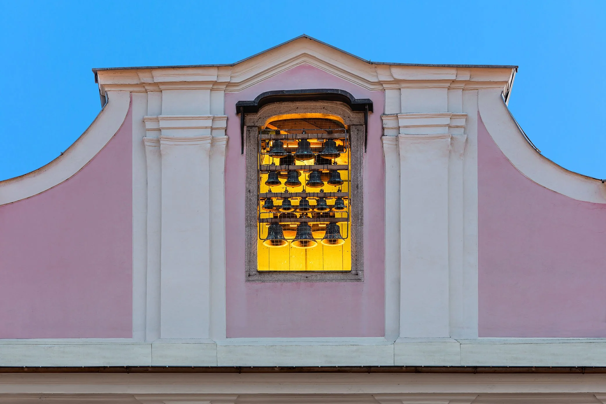 GLOCKENSPIEL AM HAUPTPLATZ