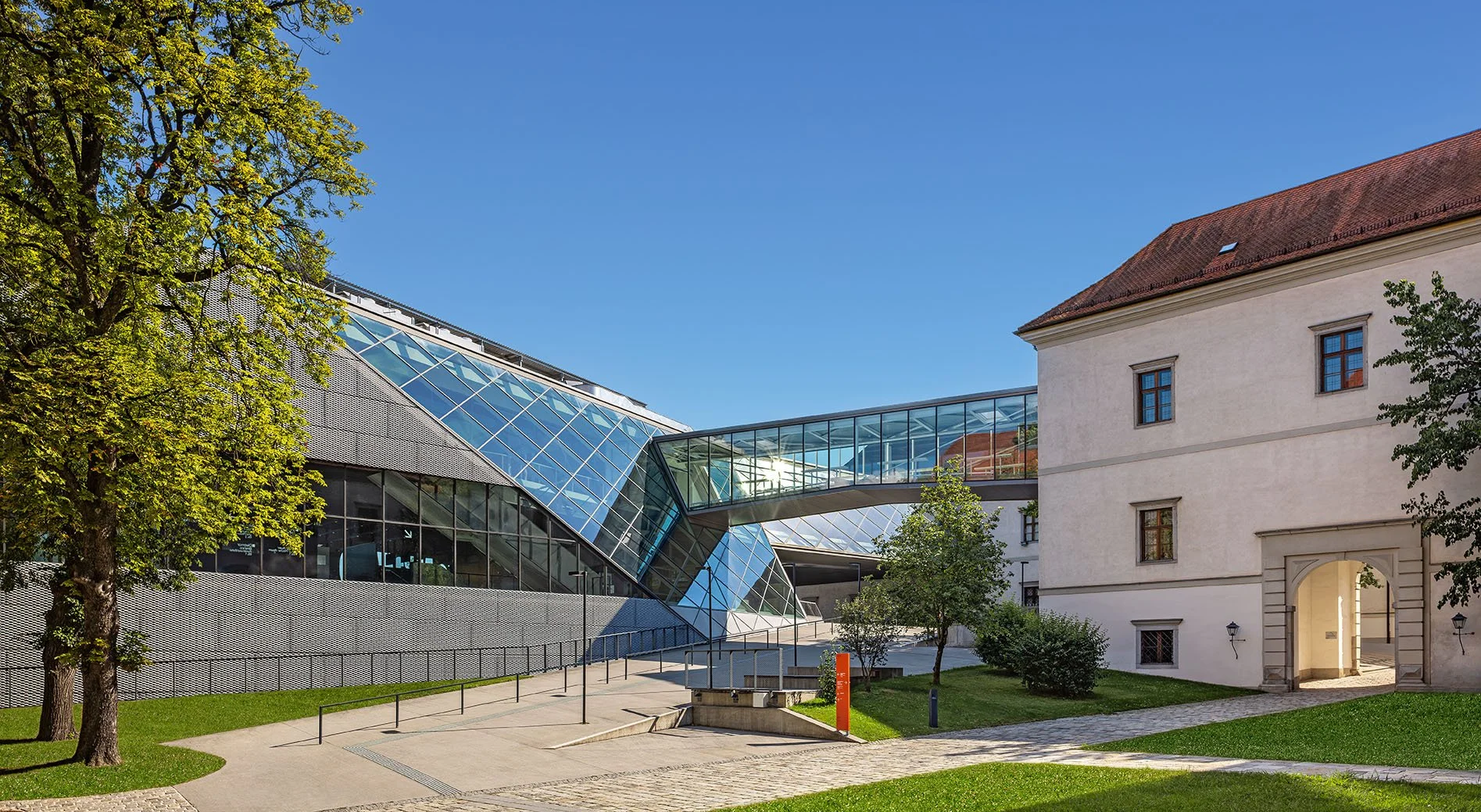 SCHLOSSMUSEUM LINZ