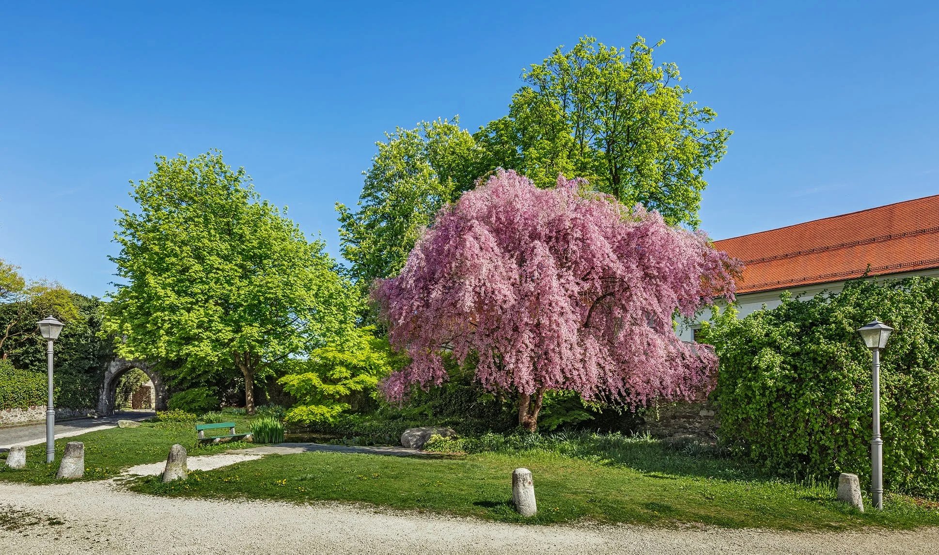 SCHLOSSPARK BEIM SCHLOSSMUSEUM LINZ