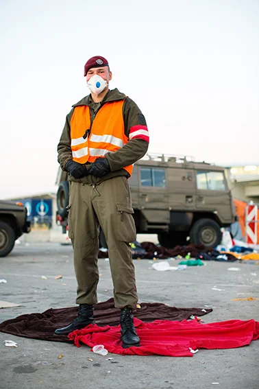 Austria / Burgenland / Nickelsdorf / 20.09.2015 / In Nickelsdorf thousands of refugees have arrived on Monday again. With additional protection seekers is expected, at the same time the further transport to other parts of Austria is already underway.