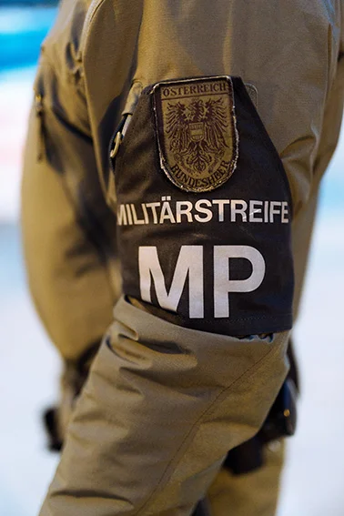 Austria / Burgenland / Nickelsdorf / 20.09.2015 / In Nickelsdorf thousands of refugees have arrived on Monday again. With additional protection seekers is expected, at the same time the further transport to other parts of Austria is already underway.