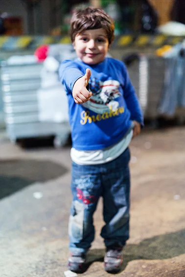 Austria / Burgenland / Nickelsdorf / 20.09.2015 / In Nickelsdorf thousands of refugees have arrived on Monday again. With additional protection seekers is expected, at the same time the further transport to other parts of Austria is already underway.