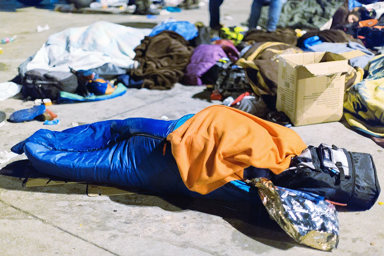 Austria / Burgenland / Nickelsdorf / 20.09.2015 / In Nickelsdorf thousands of refugees have arrived on Monday again. With additional protection seekers is expected, at the same time the further transport to other parts of Austria is already underway.