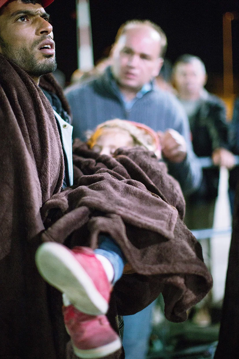 Austria / Burgenland / Nickelsdorf / 20.09.2015 / In Nickelsdorf thousands of refugees have arrived on Monday again. With additional protection seekers is expected, at the same time the further transport to other parts of Austria is already underway.