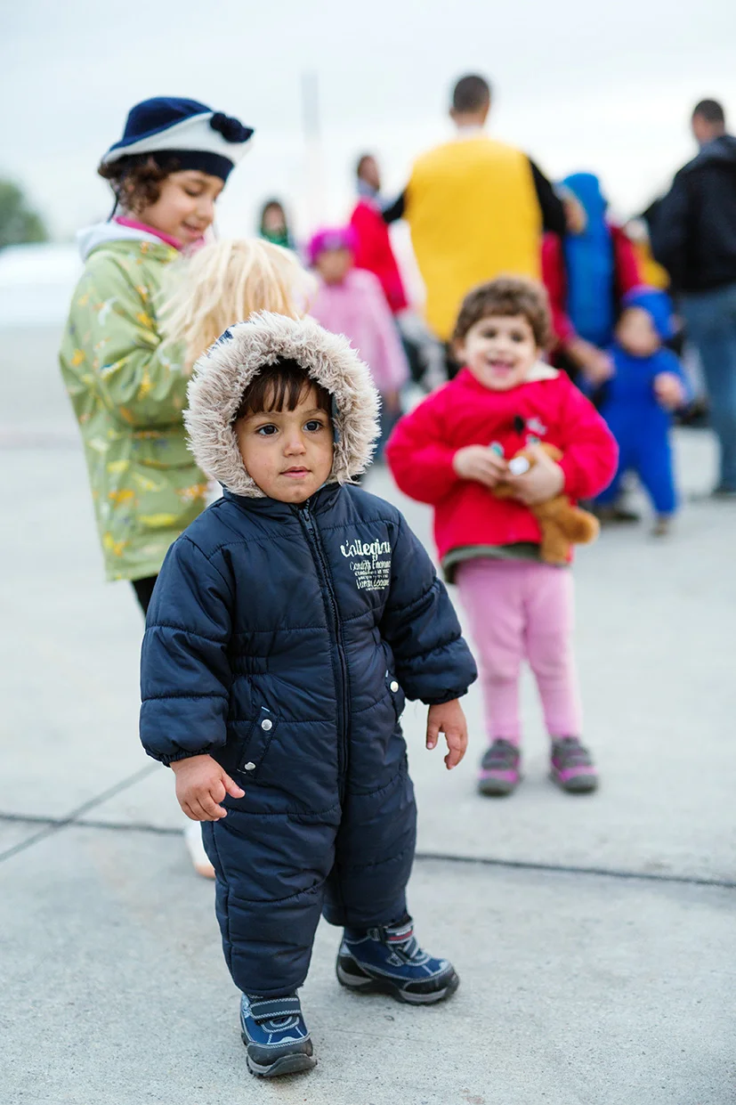 Austria / Burgenland / Nickelsdorf / 20.09.2015 / In Nickelsdorf thousands of refugees have arrived on Monday again. With additional protection seekers is expected, at the same time the further transport to other parts of Austria is already underway.