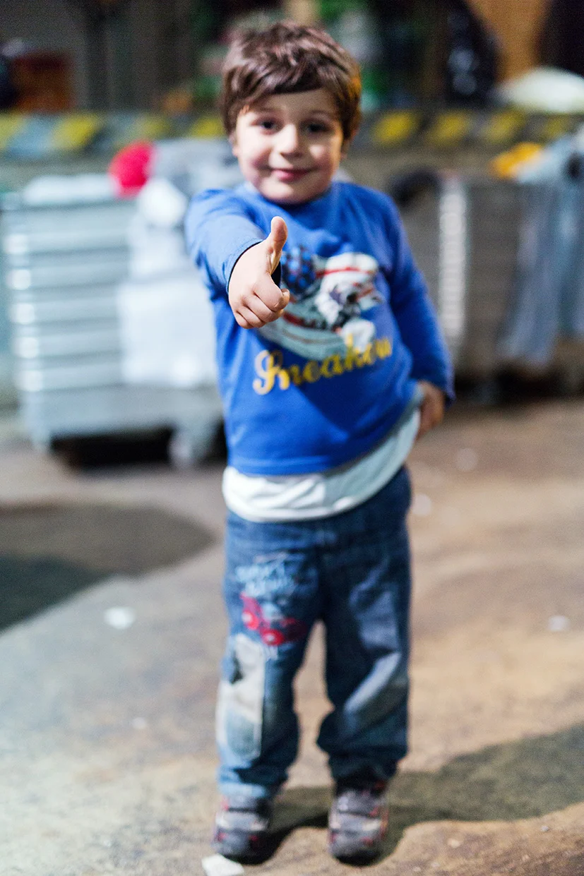 Austria / Burgenland / Nickelsdorf / 20.09.2015 / In Nickelsdorf thousands of refugees have arrived on Monday again. With additional protection seekers is expected, at the same time the further transport to other parts of Austria is already underway.