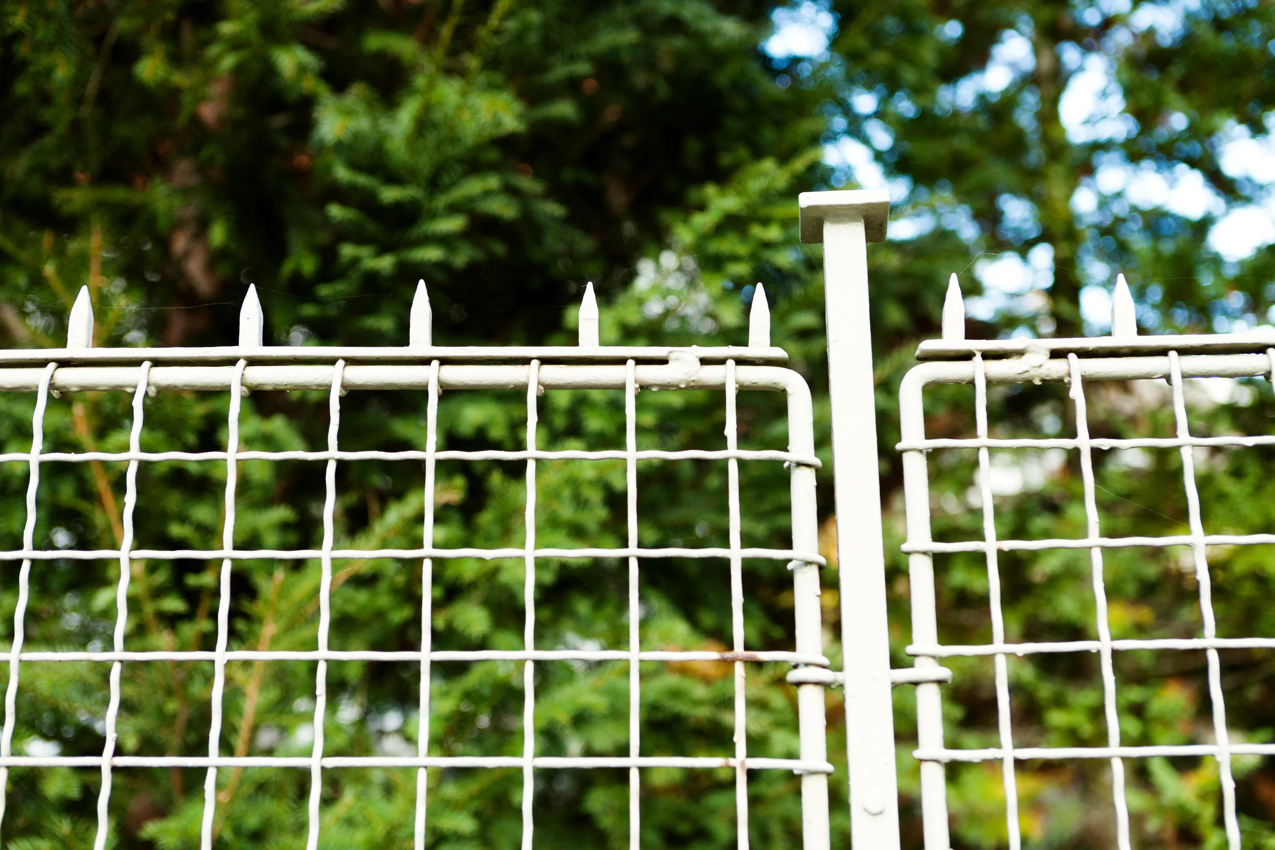 Zaun von einem Einfamilienhaus