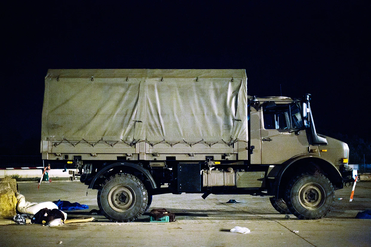 Austria / Burgenland / Nickelsdorf / 20.09.2015 / In Nickelsdorf thousands of refugees have arrived on Monday again. With additional protection seekers is expected, at the same time the further transport to other parts of Austria is already underway.