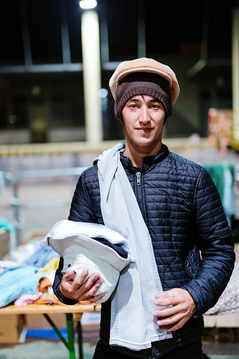 Austria / Burgenland / Nickelsdorf / 20.09.2015 / In Nickelsdorf thousands of refugees have arrived on Monday again. With additional protection seekers is expected, at the same time the further transport to other parts of Austria is already underway.