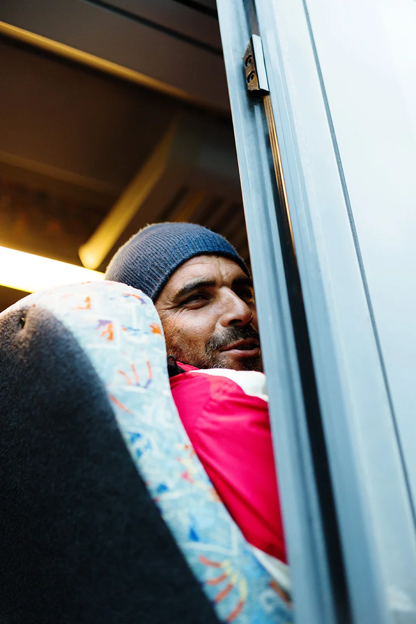 Austria / Burgenland / Nickelsdorf / 20.09.2015 / In Nickelsdorf thousands of refugees have arrived on Monday again. With additional protection seekers is expected, at the same time the further transport to other parts of Austria is already underway.