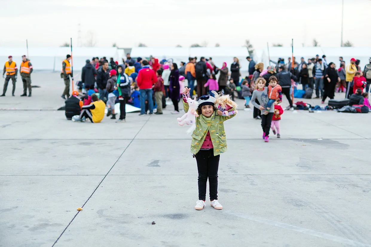 Austria / Burgenland / Nickelsdorf / 20.09.2015 / In Nickelsdorf thousands of refugees have arrived on Monday again. With additional protection seekers is expected, at the same time the further transport to other parts of Austria is already underway.