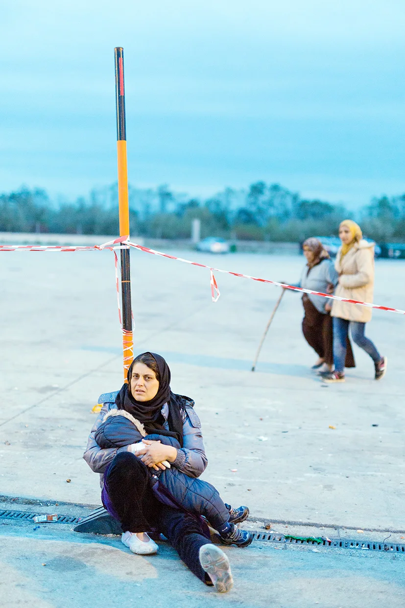 Austria / Burgenland / Nickelsdorf / 20.09.2015 / In Nickelsdorf thousands of refugees have arrived on Monday again. With additional protection seekers is expected, at the same time the further transport to other parts of Austria is already underway.