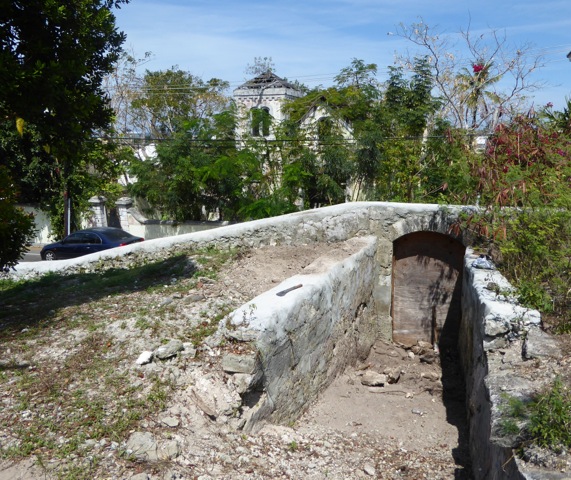 Entrance from West Hill Street cleared. 