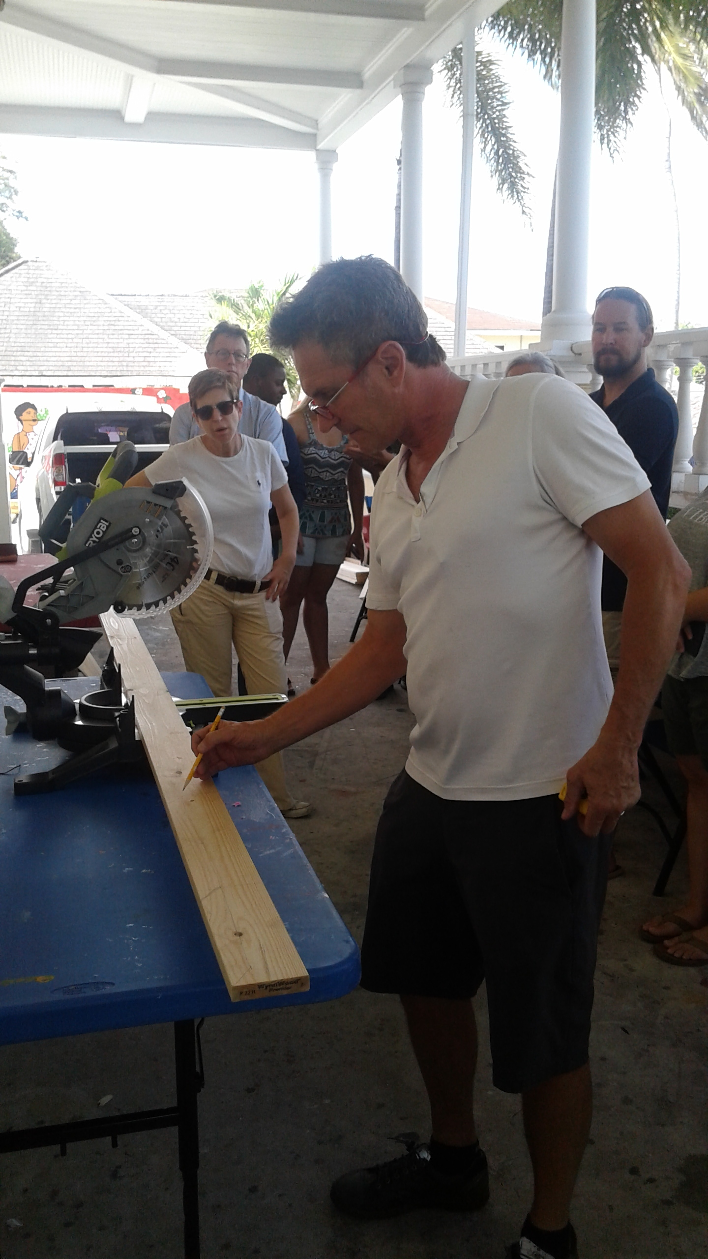 Thierry Lamare demonstrates the first step -measure and cut! Images courtesy of the NAGB.